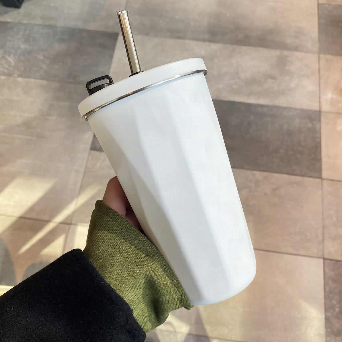 Vaso con pajita plegable