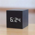 Reloj despertador LED digital de estilo retro