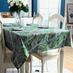 Mantel decorativo con estampado de hojas