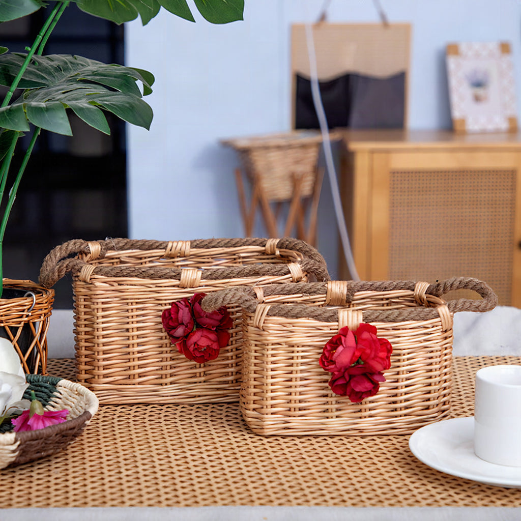 Cesta con decoración floral