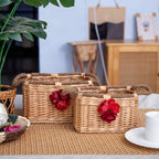 Cesta con decoración floral