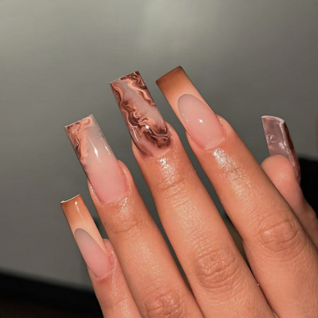 Uñas postizas de gel artísticas y elegantes