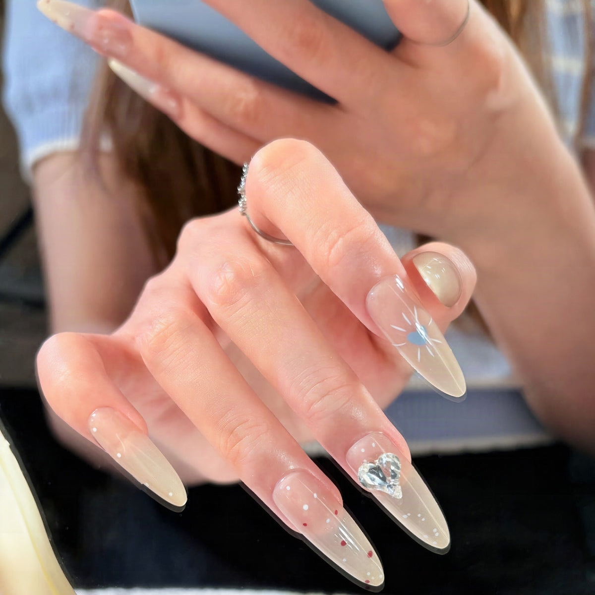 Uñas acrílicas decoradas