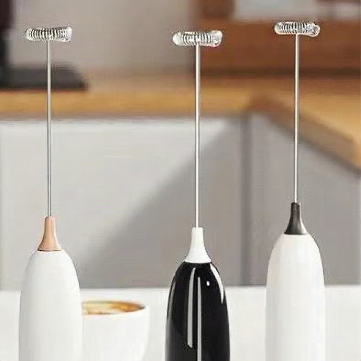 Espumador de leche eléctrico moderno