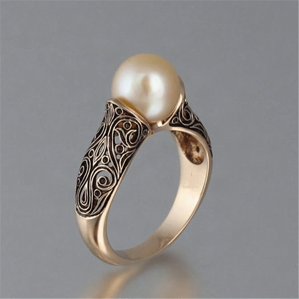 Anillo vintage dorado con perla Aurelia