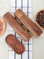 Molinillos clásicos de madera para sal y pimienta
