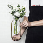 Base elegante para arreglos florales con estilo