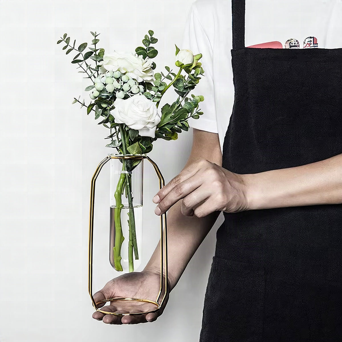 Base elegante para arreglos florales con estilo