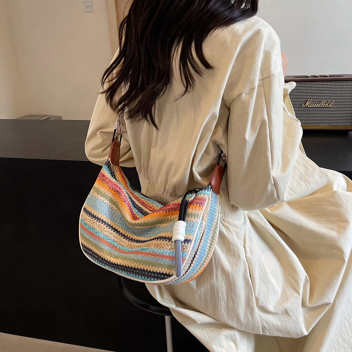 Bolso de hombro artesanal de material sostenible