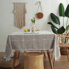 Mantel decorativo con borlas