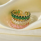 Anillo delicado con diamantes ovalados