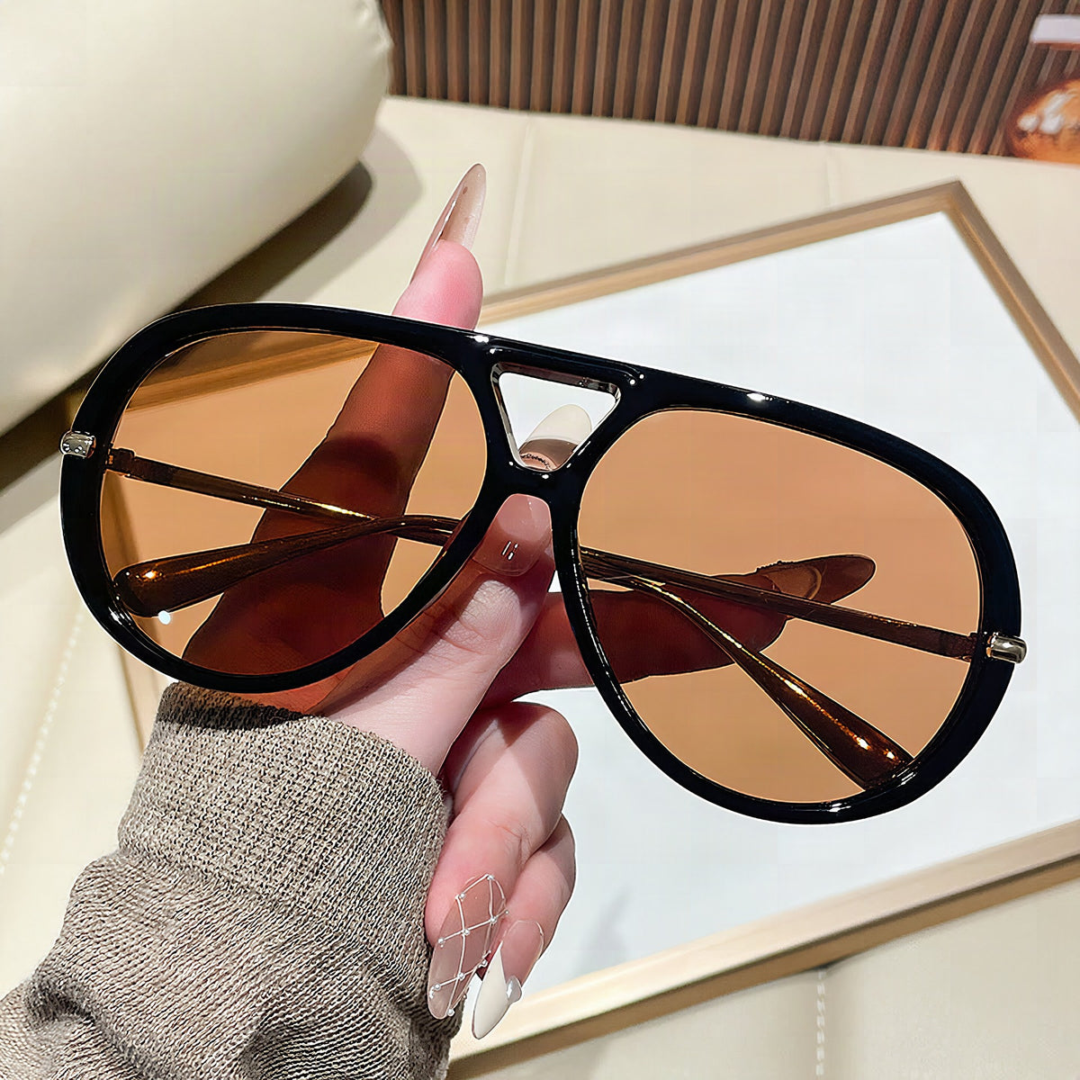 Gafas de sol para mujer con diseño extravagante y lentes llamativas