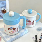 Taza de café con diseño de perro juguetón