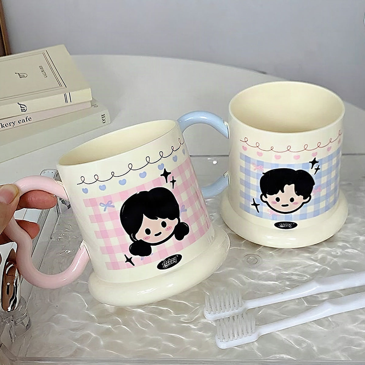 Taza de café con asa de corazón
