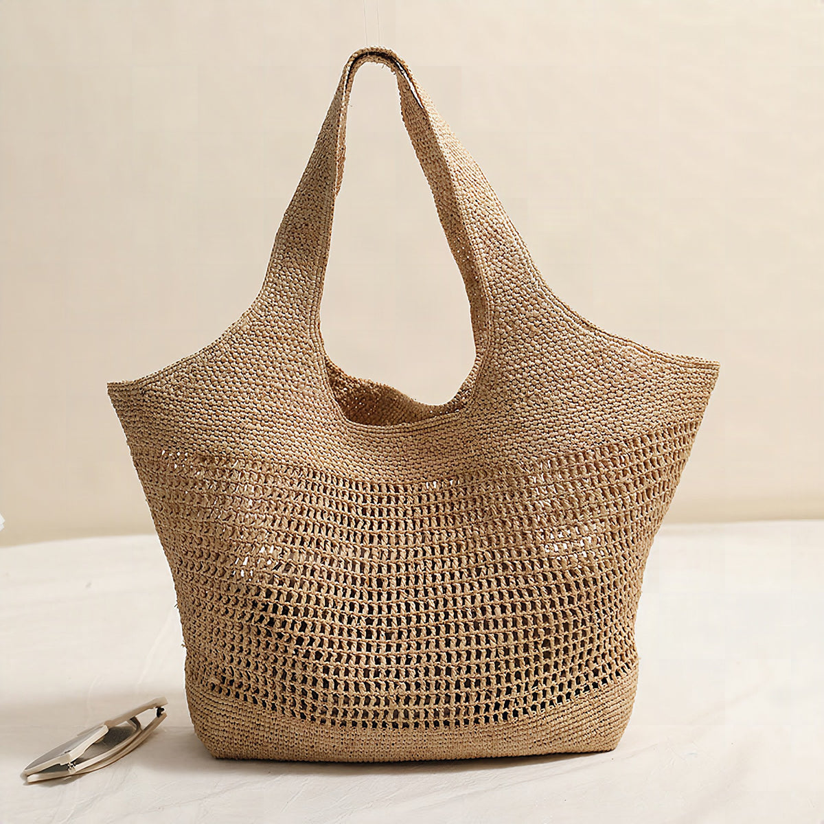 Bolso tote de malla artesanal hecho con material sostenible