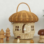 Cesta de mimbre decorativa con forma de casita