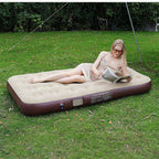 Colchón hinchable automático con reposacabezas integrado para mujer