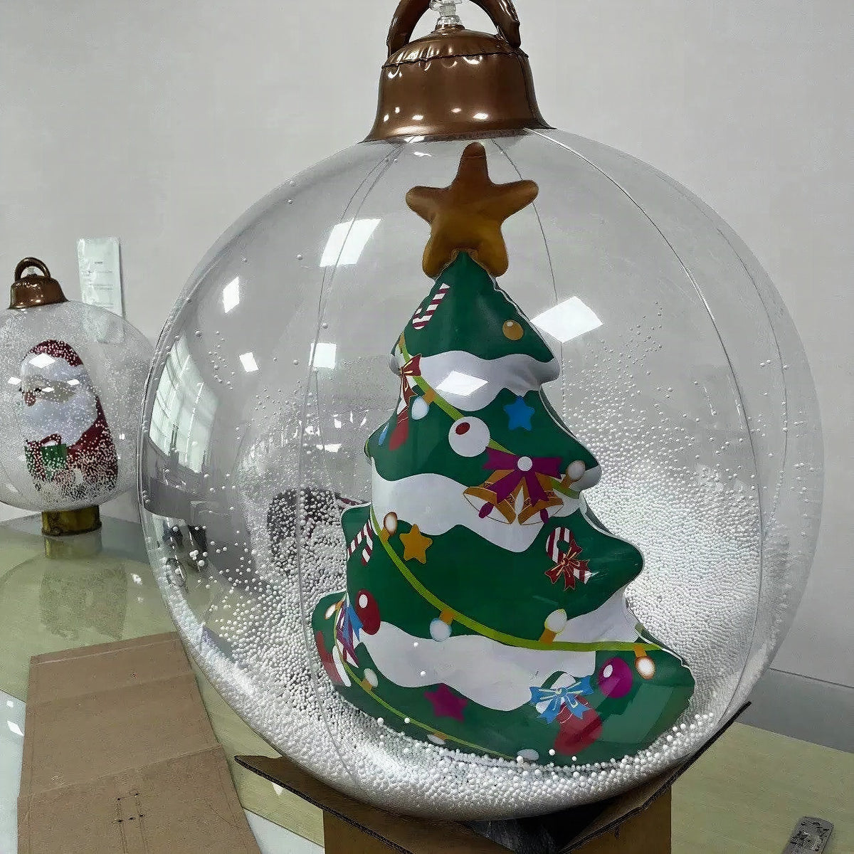 Bola navideña hinchable colgante con diseño de Papá Noel, muñeco de nieve o árbol
