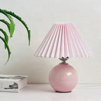 Lámpara de mesa clásica con pantalla plegable para luz cálida