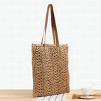 Bolso de playa de hombro artesanal en material natural con diseño resistente