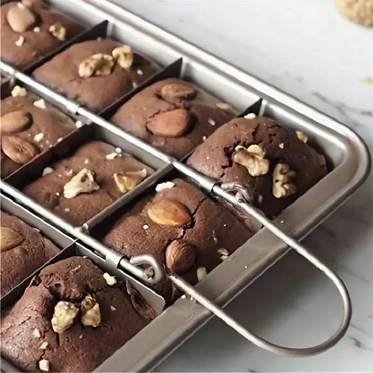 Molde para brownies antiadherente con 18 divisores de aluminio