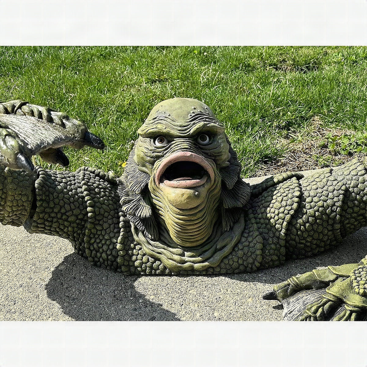 Escultura criatura de la laguna negra para jardín