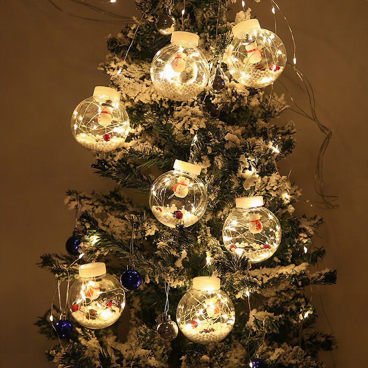 Guirnalda de luces LED con bolas decorativas de Navidad