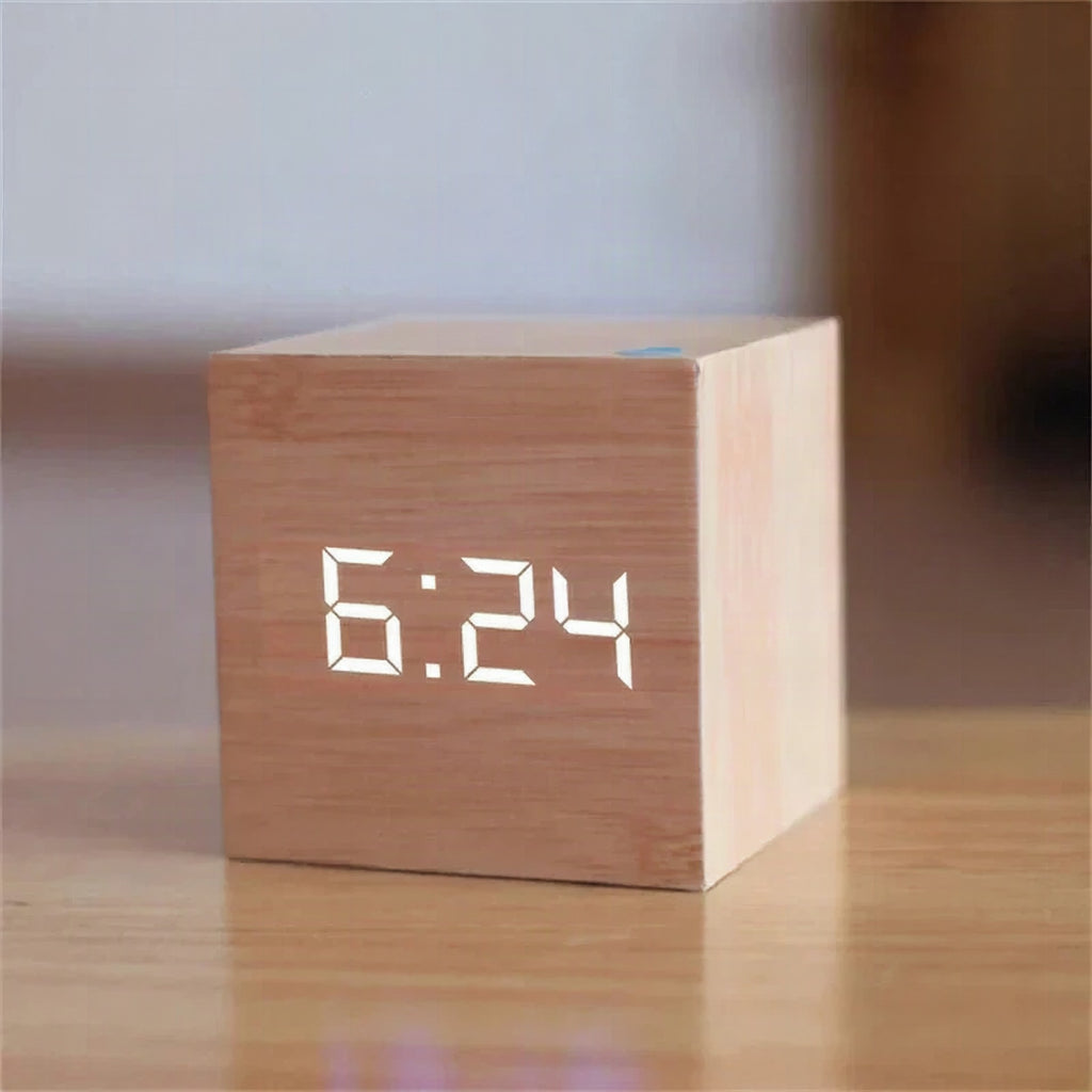 Reloj despertador LED digital de estilo retro