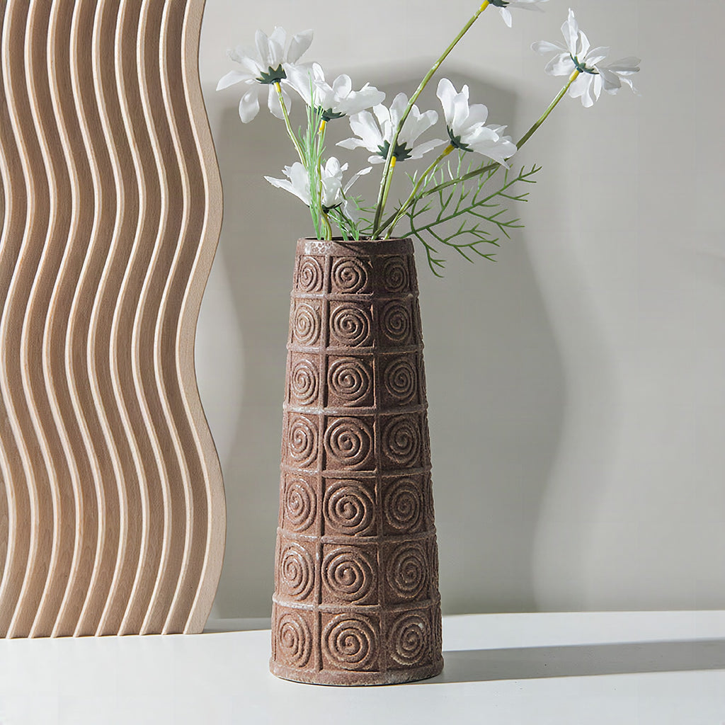 Jarrón decorativo de cerámica con motivos en espiral