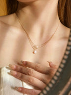 Collar de perlas de agua dulce con baño de oro 24k