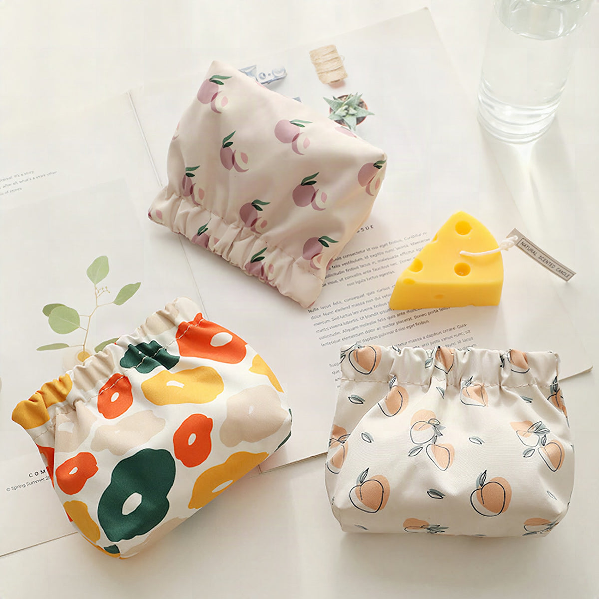 Mini monedero portátil con detalles de granate
