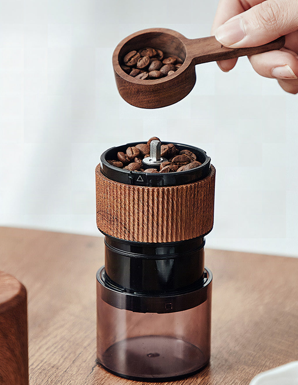 Molinillo de café eléctrico compacto