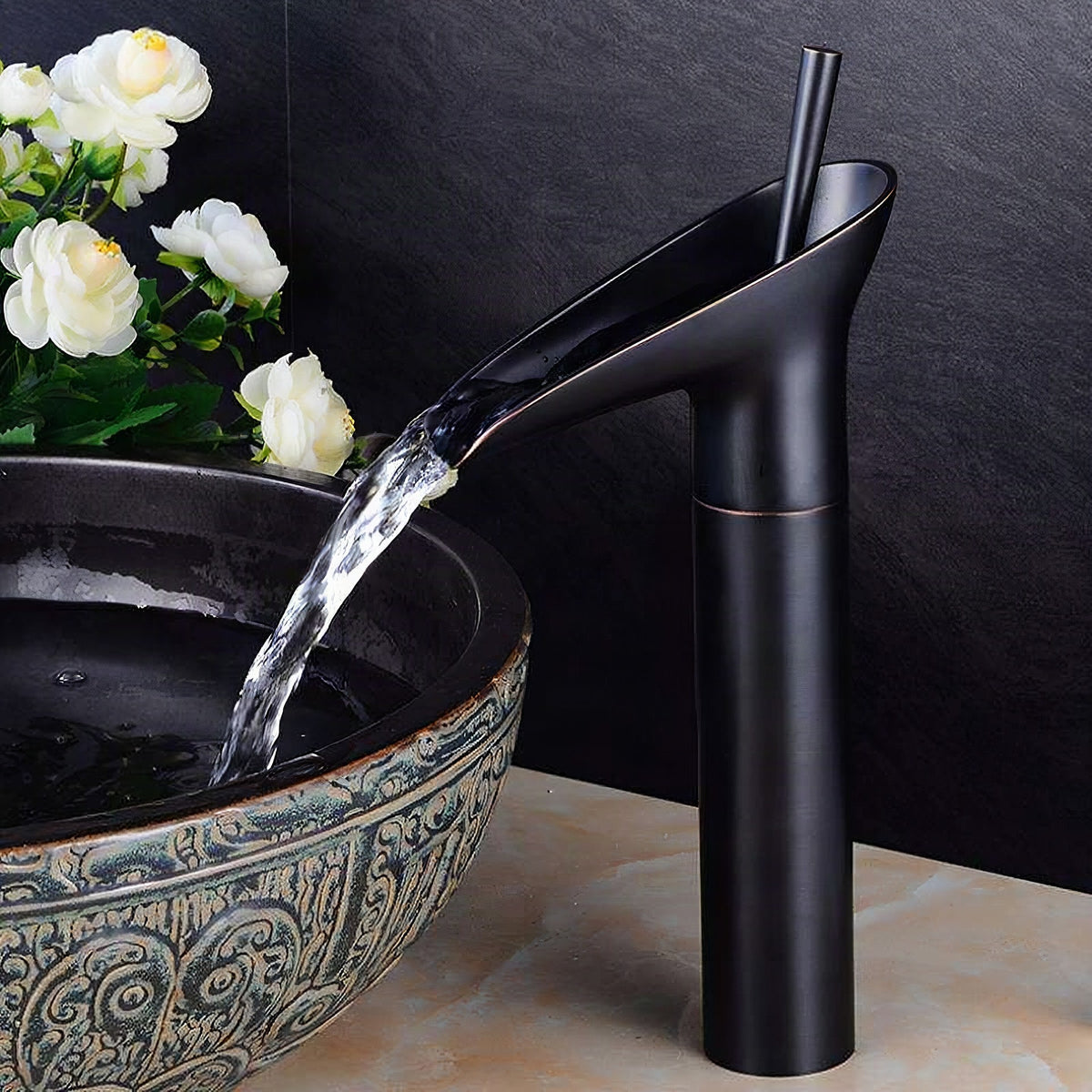Grifo de lavabo cascada estilo antiguo