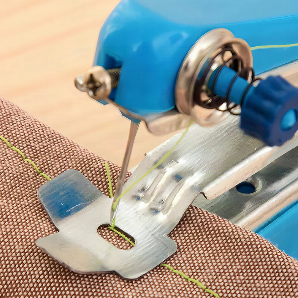 Máquina de coser portátil