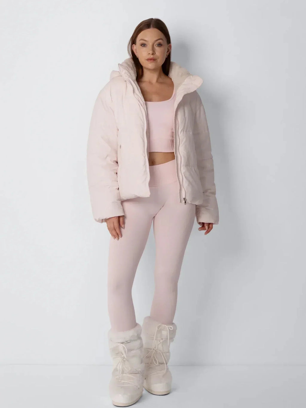 Amore | Chaqueta acolchada corta para mujer con capucha desmontable - Abrigo de invierno cálido con forro de pelo sintét