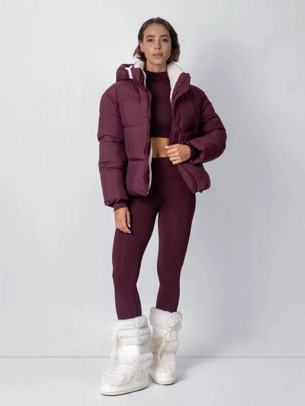 Amore | Chaqueta acolchada corta para mujer con capucha desmontable - Abrigo de invierno cálido con forro de pelo sintét