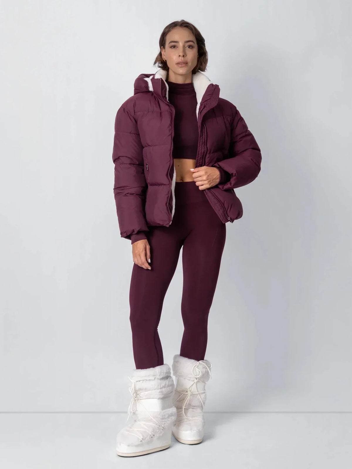 Amore | Chaqueta acolchada corta para mujer con capucha desmontable - Abrigo de invierno cálido con forro de pelo sintét
