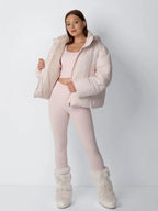 Amore | Chaqueta acolchada corta para mujer con capucha desmontable - Abrigo de invierno cálido con forro de pelo sintét