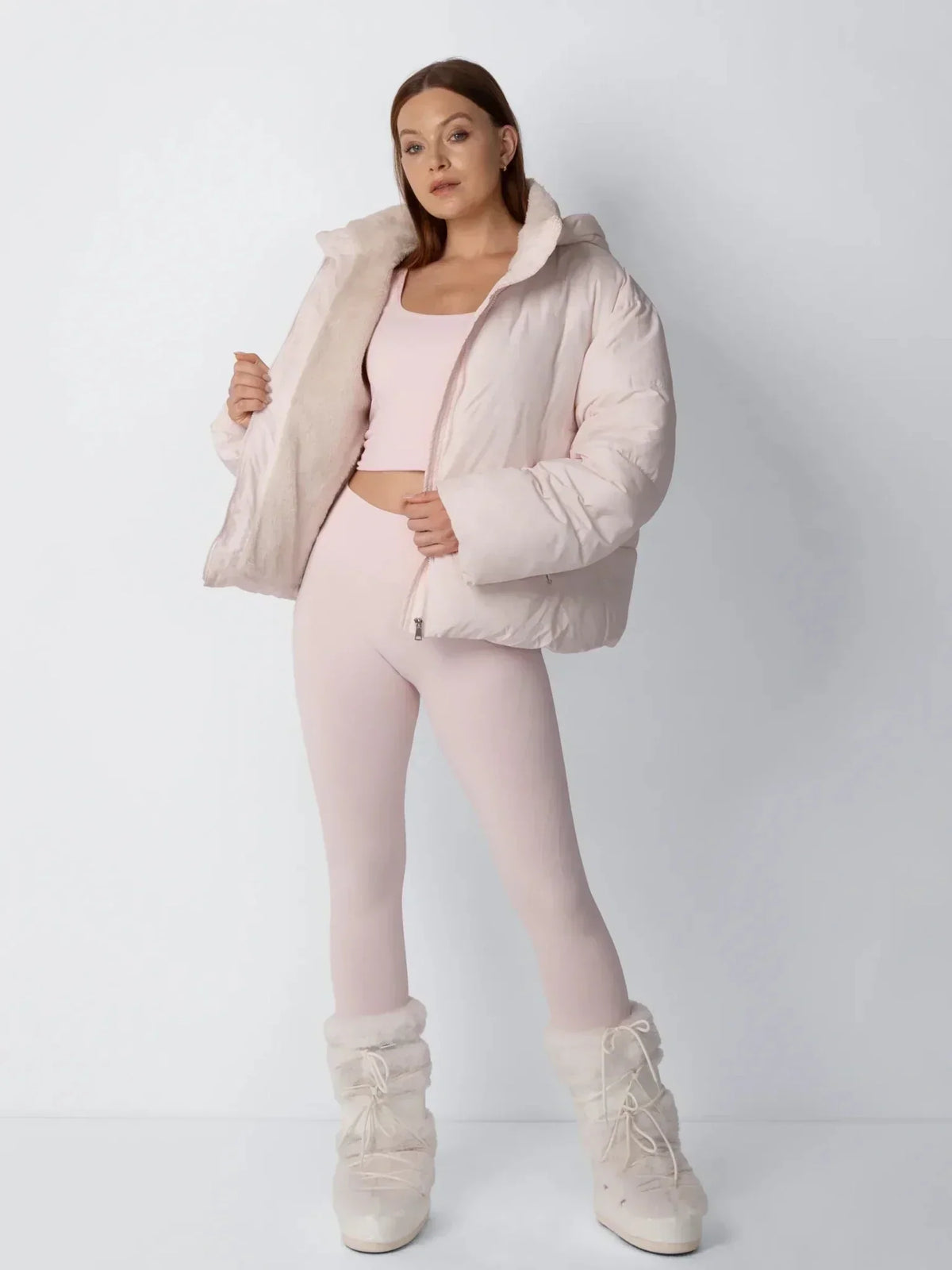 Amore | Chaqueta acolchada corta para mujer con capucha desmontable - Abrigo de invierno cálido con forro de pelo sintét