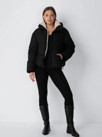 Amore | Chaqueta acolchada corta para mujer con capucha desmontable - Abrigo de invierno cálido con forro de pelo sintét