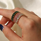 Anillo delicado con diamantes ovalados