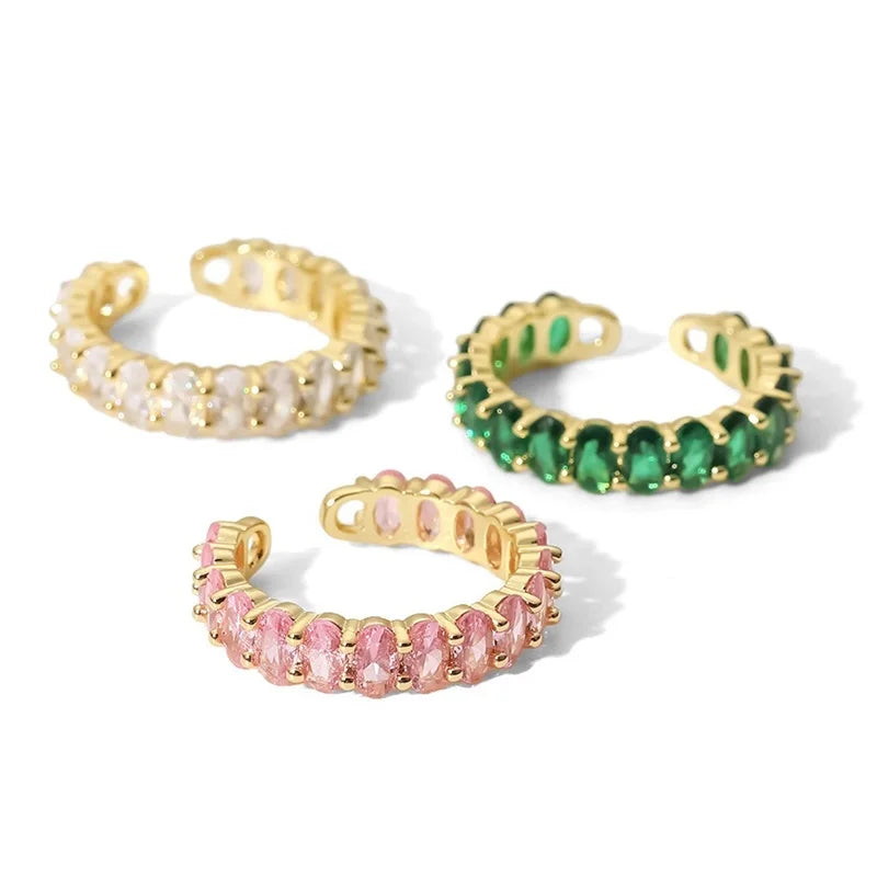 Anillo delicado con diamantes ovalados