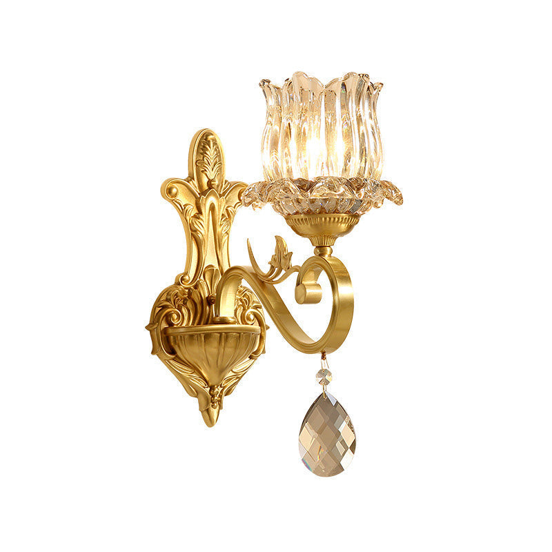 Aplique de pared con flor de cristal transparente y brazo tallado dorado contemporáneo