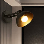 Aplique de pared industrial con pantalla metálica en negro