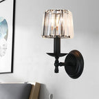 Aplique de pared cónico de cristal transparente con brazo curvo negro