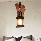 Aplique de pared industrial con base de madera y pantalla de cristal transparente