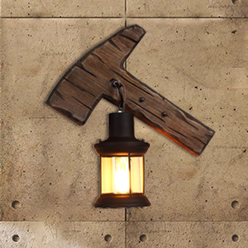 Aplique de pared industrial con base de madera y pantalla de cristal transparente