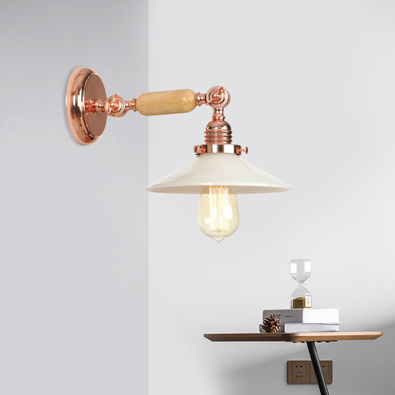 Aplique de pared industrial con pantalla cónica de cristal opalino oro rosa