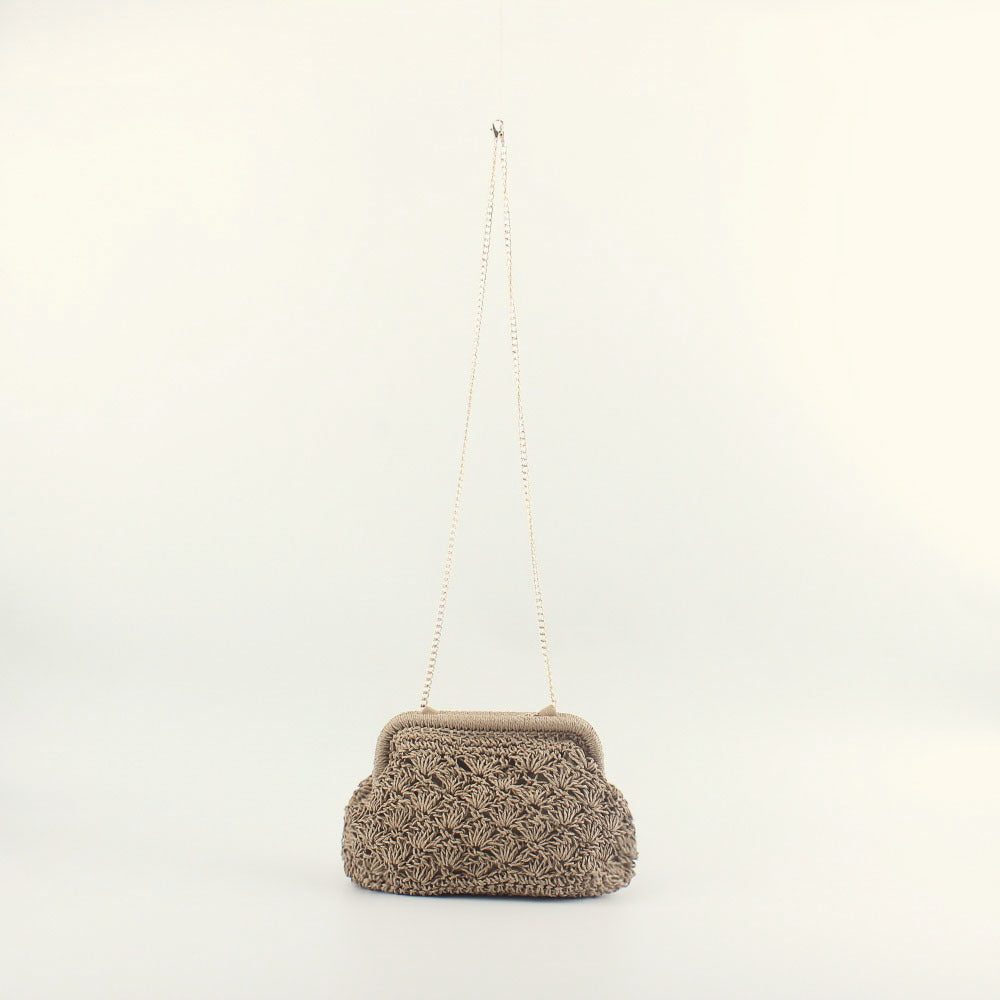 Bolso clutch de ganchillo elegante