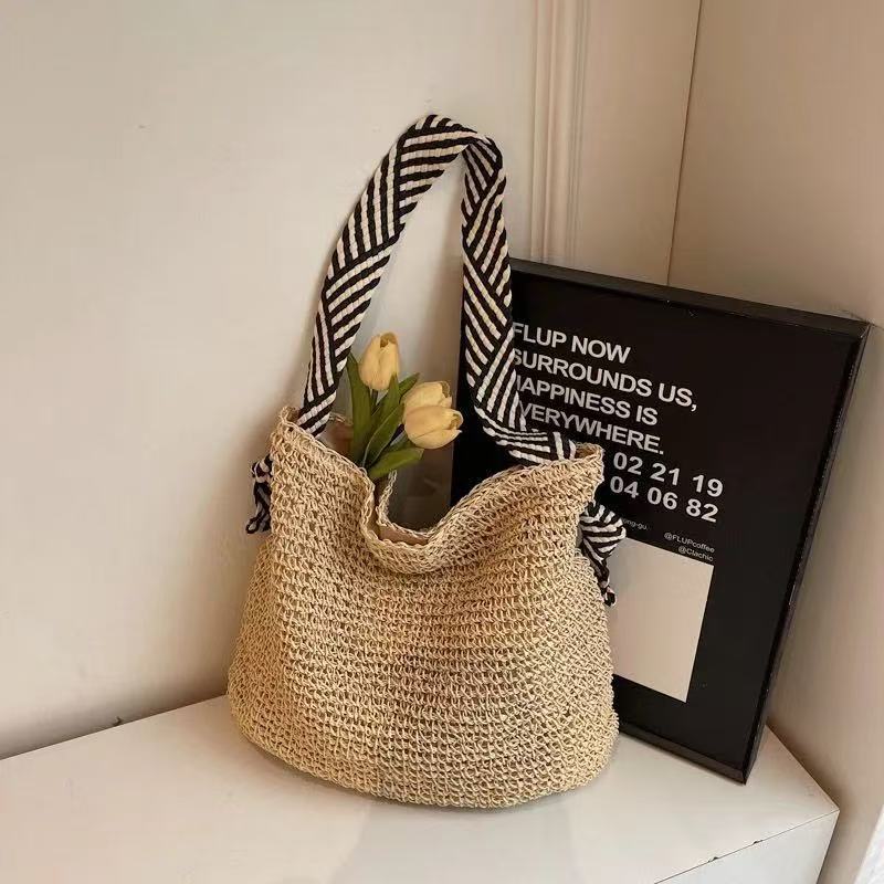 Bolso con asas a rayas